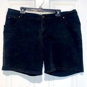 Lee At The Waist Black Jean Shorts. Size 18